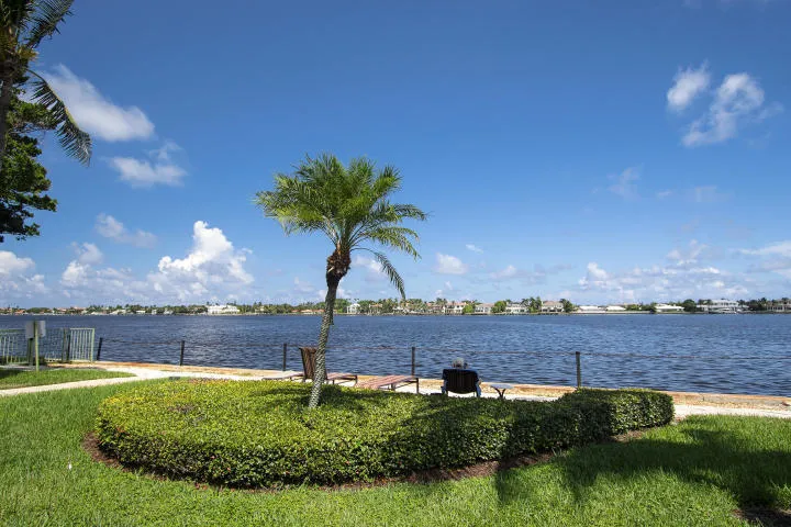 Yacht Intracoastal View