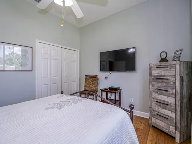 Bedroom 2.3