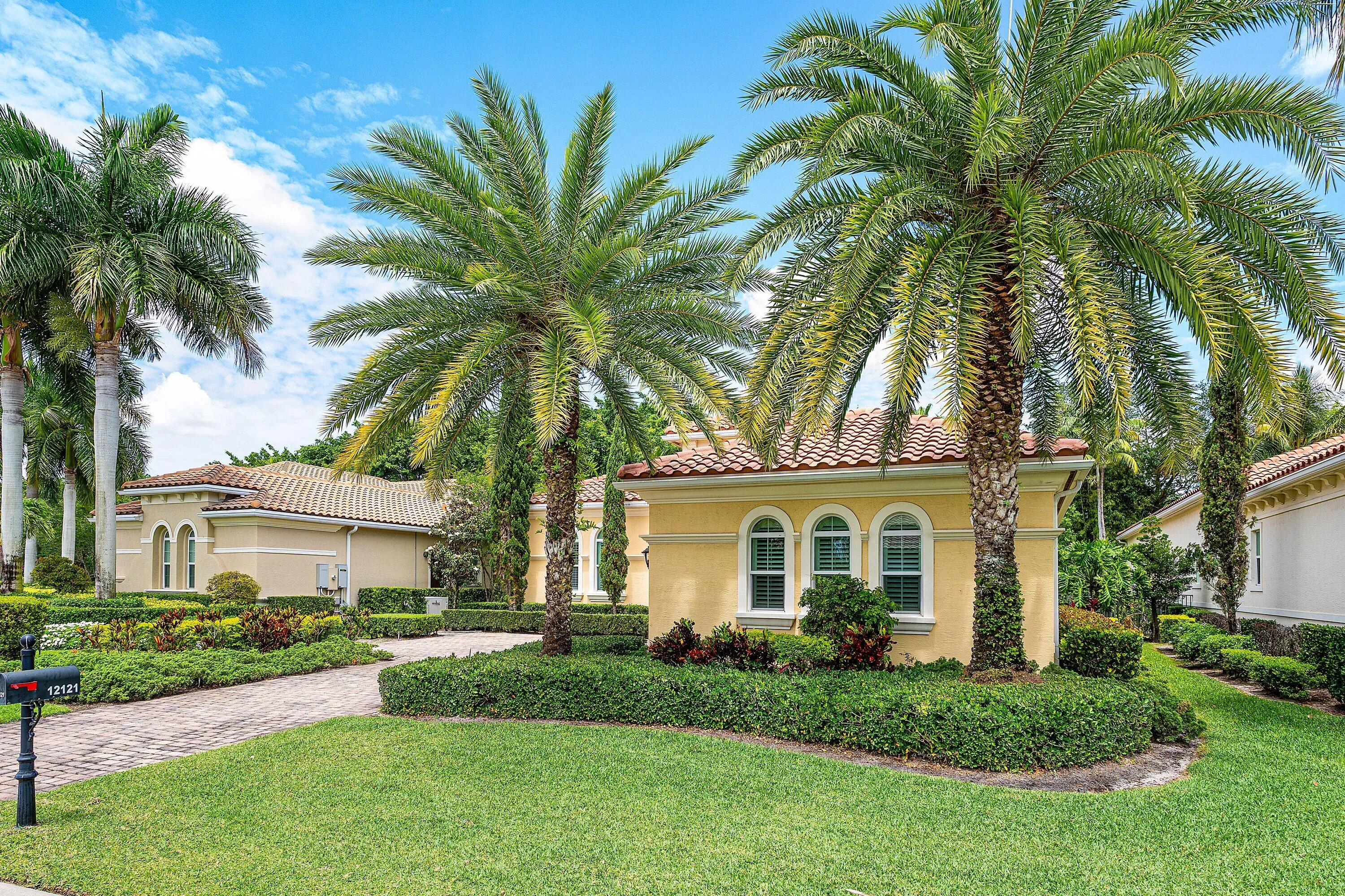 002-12121SunnydaleDrive-Wellington-FL-33