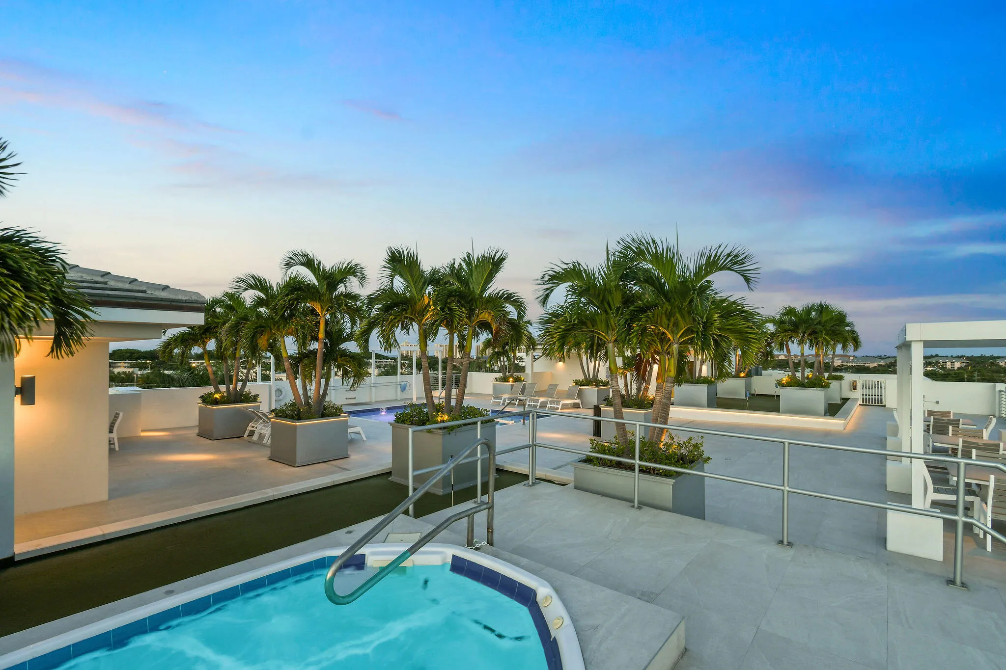 Rooftop Pool, hot tub and summer kitchen