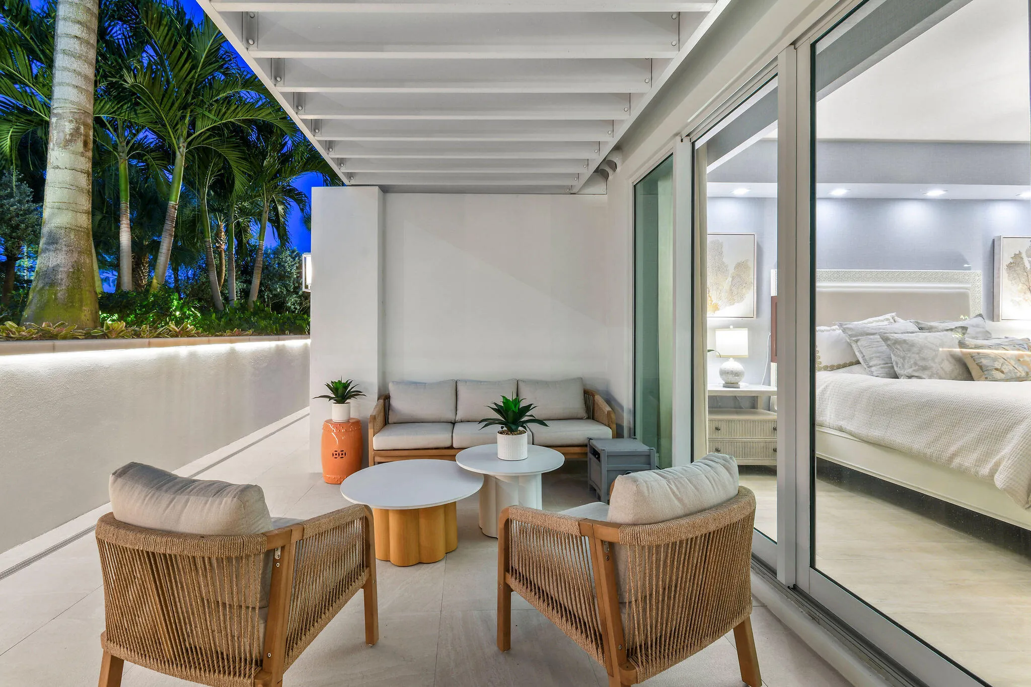 Terrace with Your own personal Hot Tub