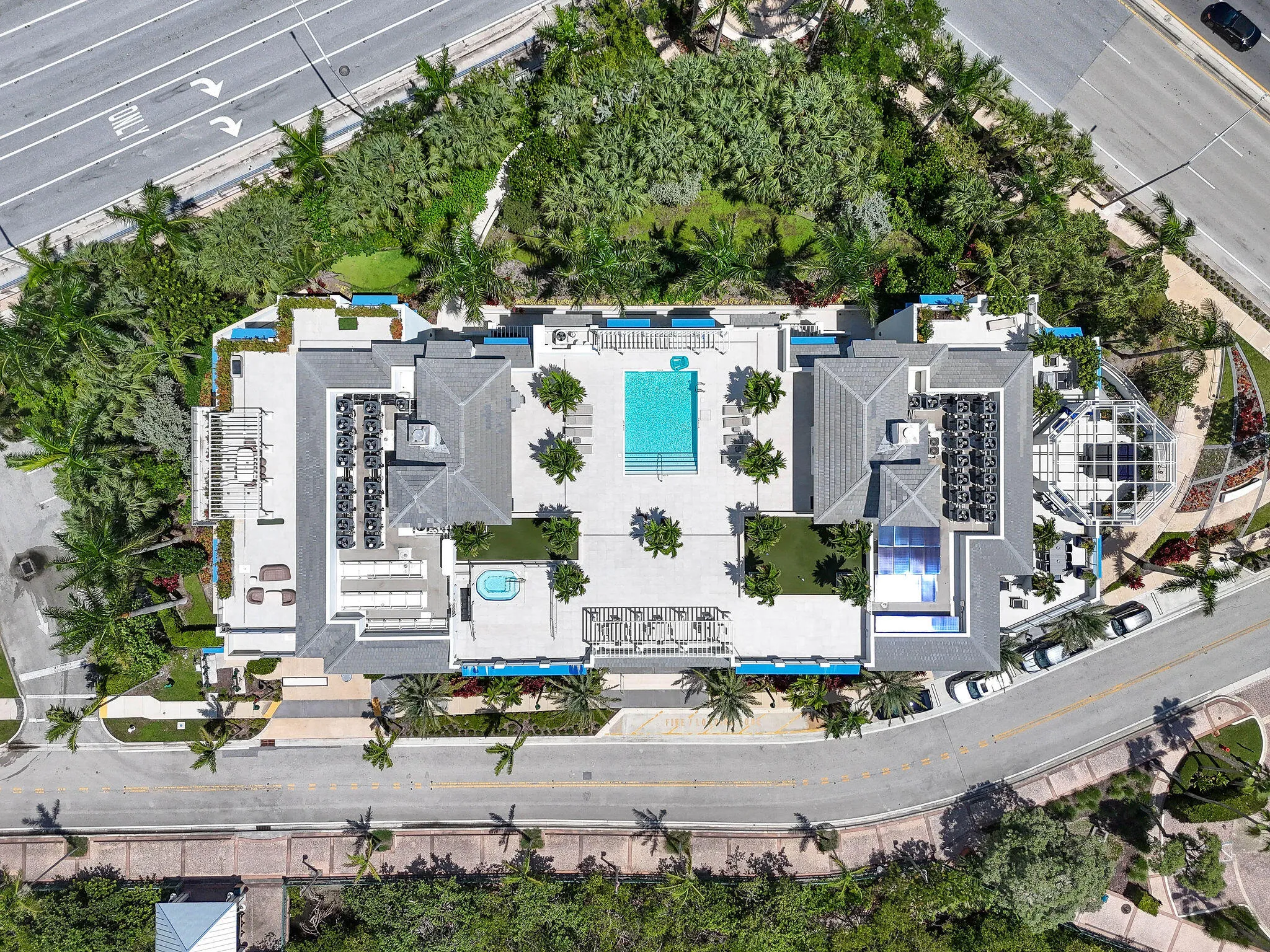Rooftop pool and amenities