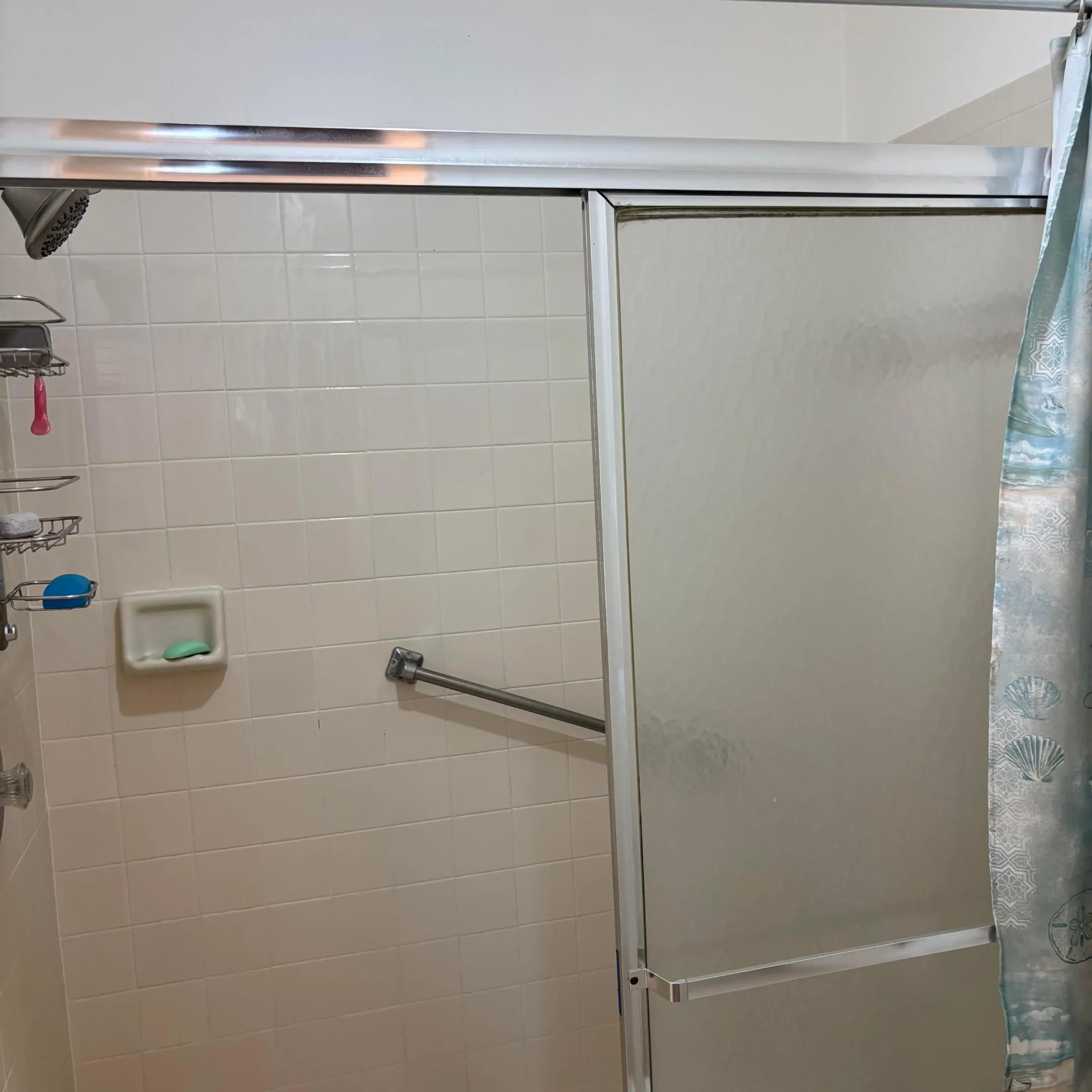 24-bathroom-shower-glass-doors-copy