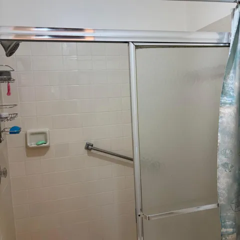 24-bathroom-shower-glass-doors