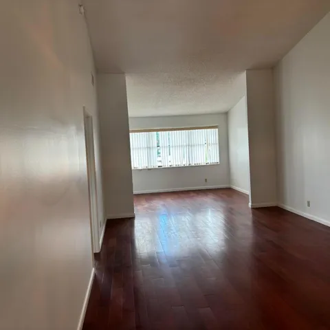 08-living-room