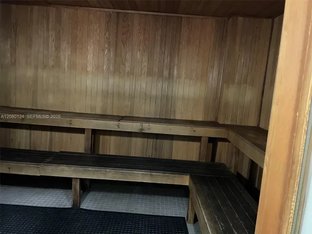 MEN SAUNA
