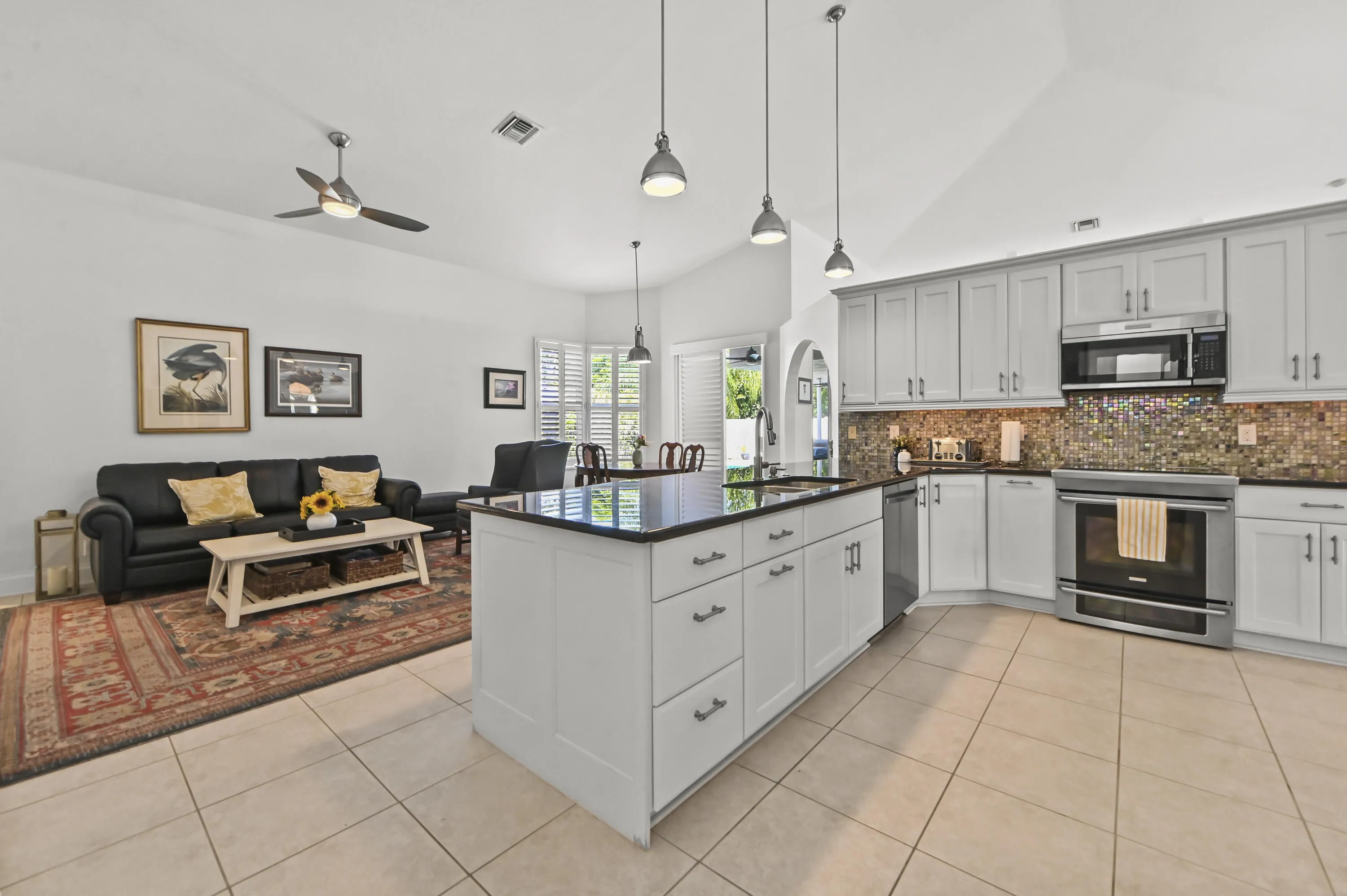 18 Kitchen 02