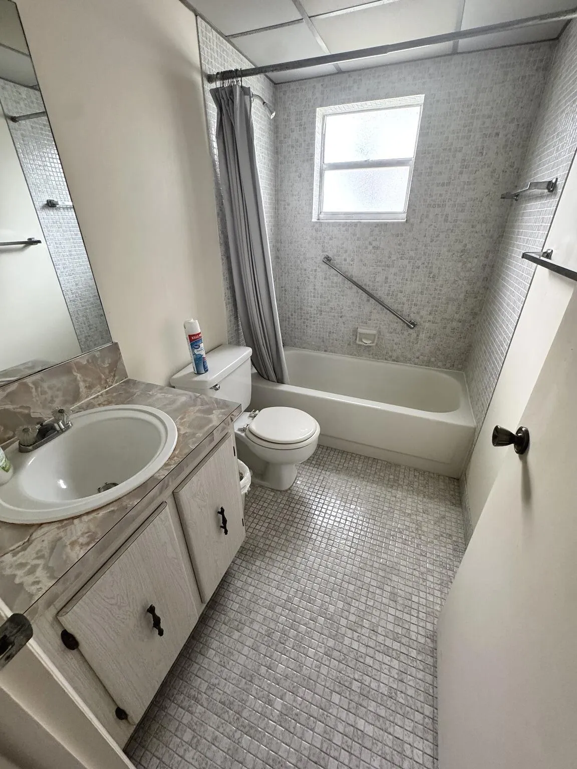 south-florida-condo-full-bathroom