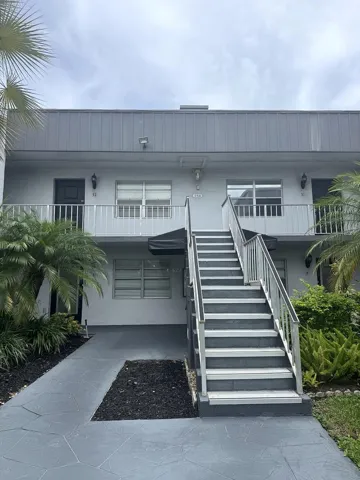 south-florida-condo-entry-stairs