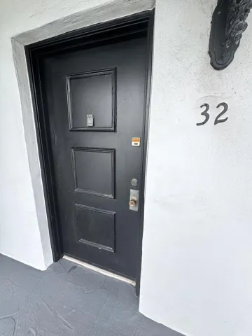 south-florida-condo-unit-32-entry