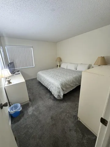 south-florida-condo-bedroom