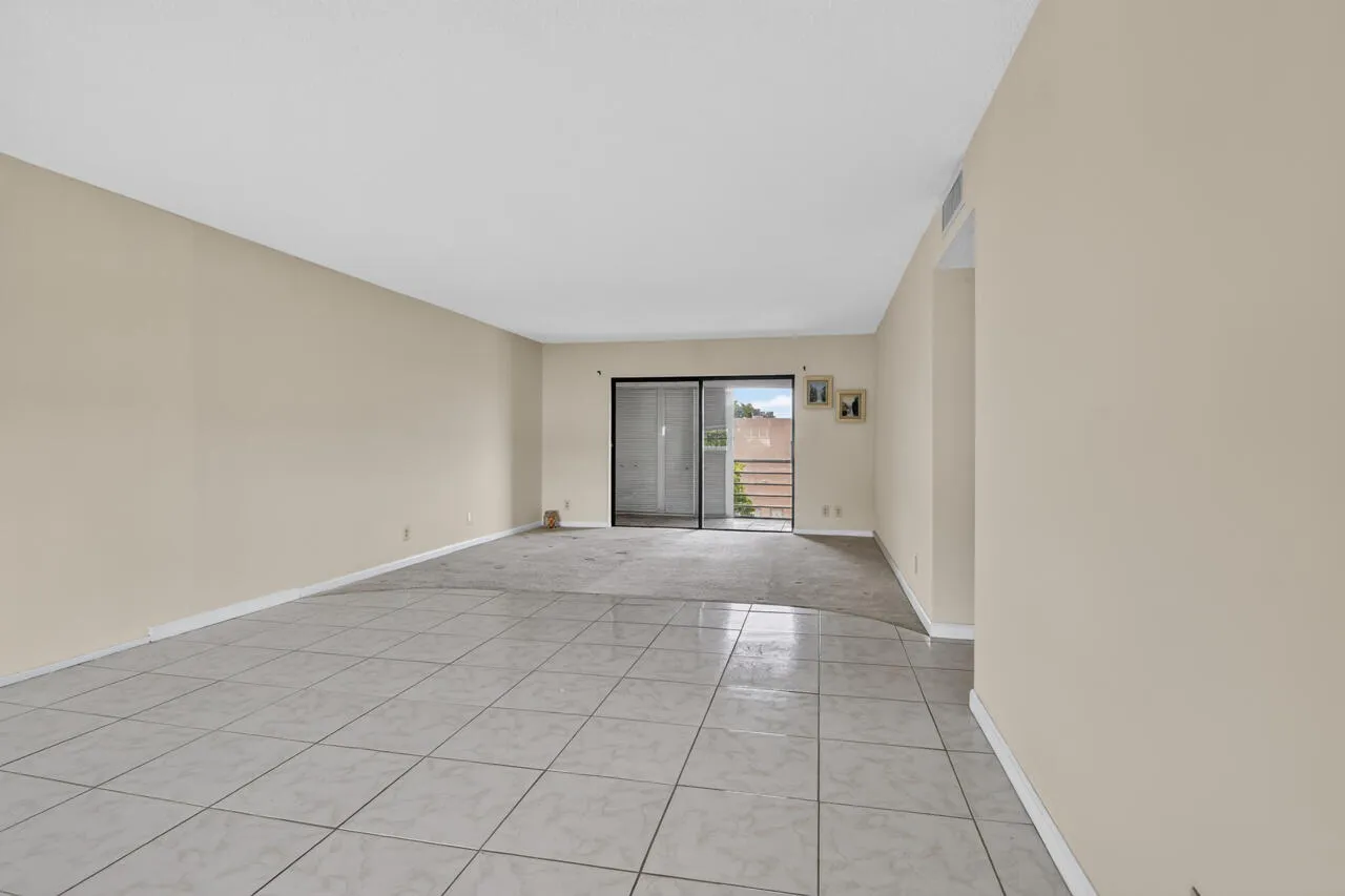 13-4140-NW-44th-Ave-13-