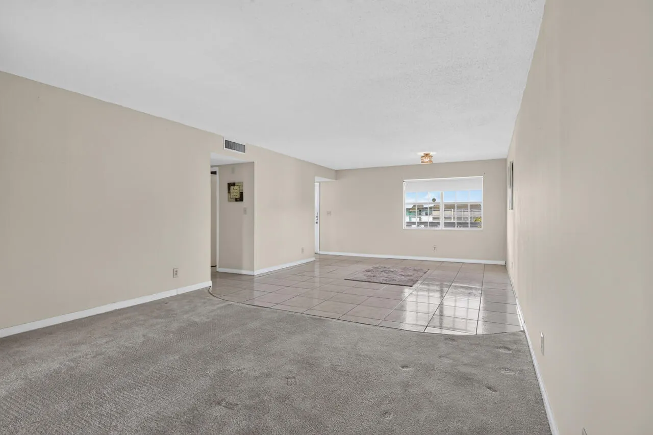 15-4140-NW-44th-Ave-15-