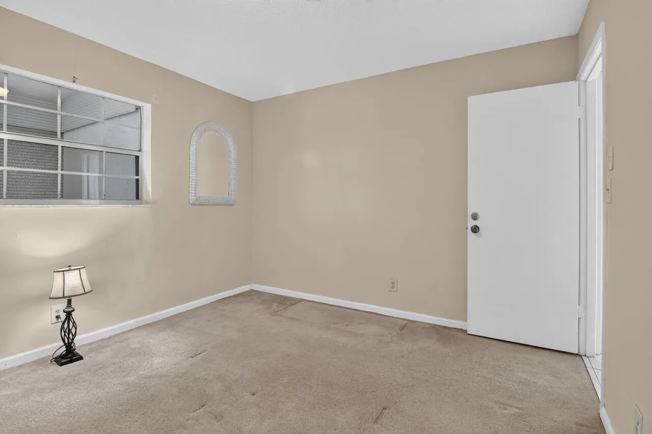 26-4140-NW-44th-Ave-26-Bedroom 2