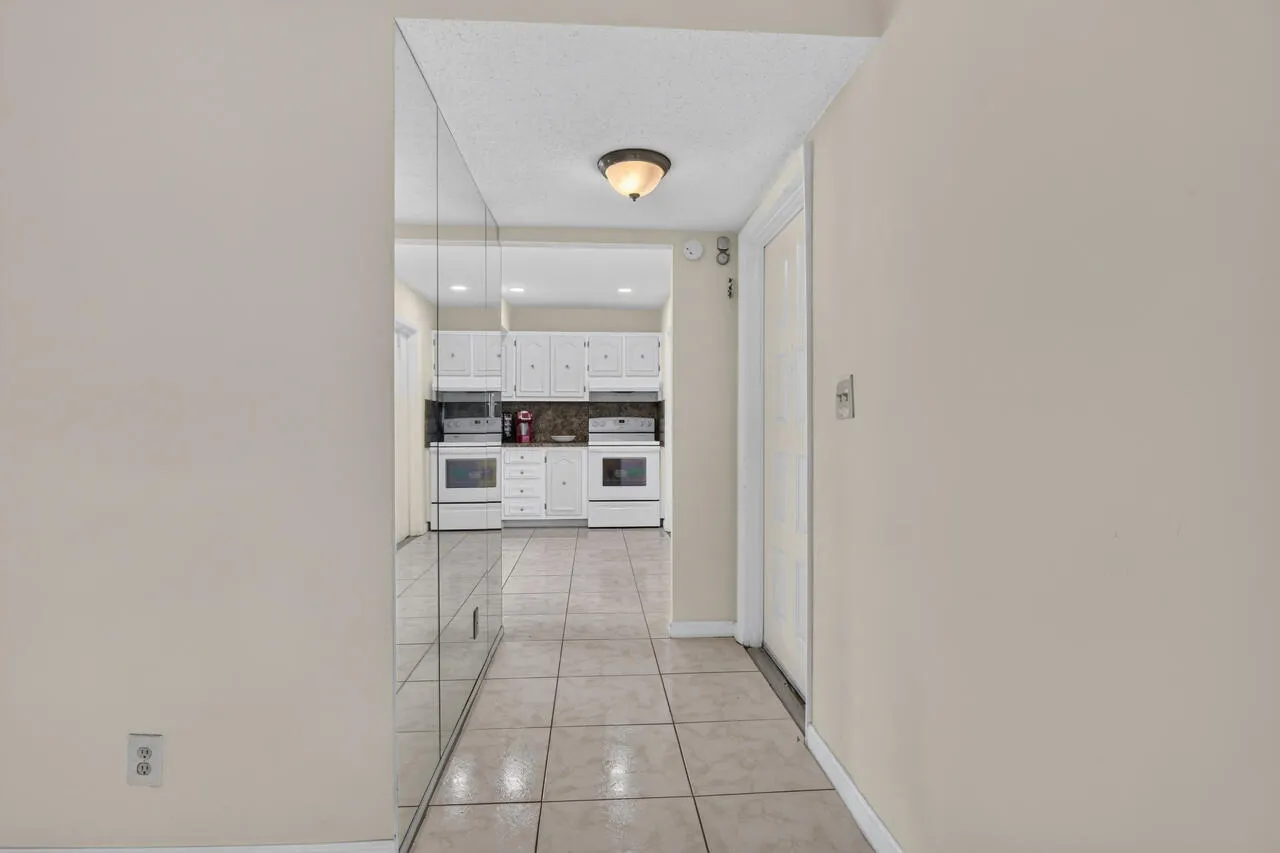 6-4140-NW-44th-Ave-6-