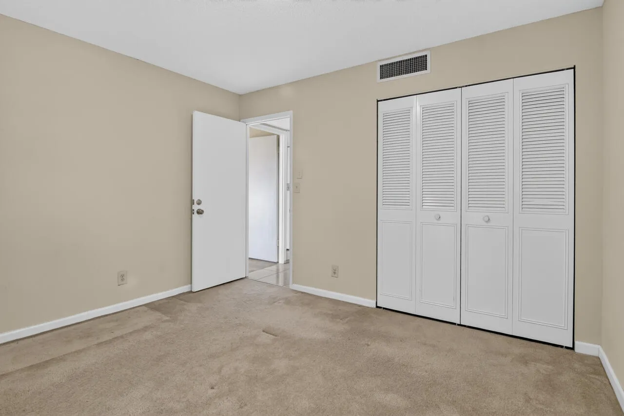 25-4140-NW-44th-Ave-25-Bedroom 2