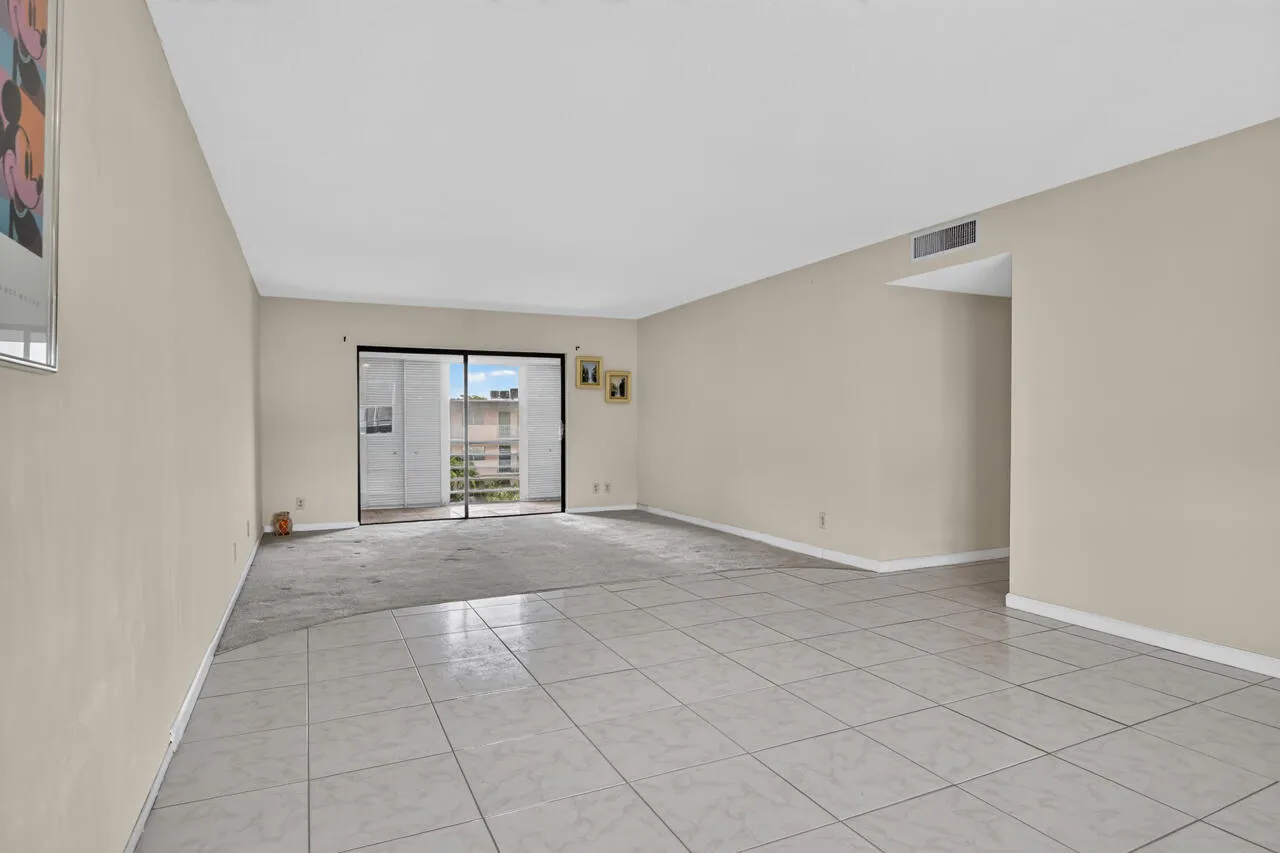 14-4140-NW-44th-Ave-14-