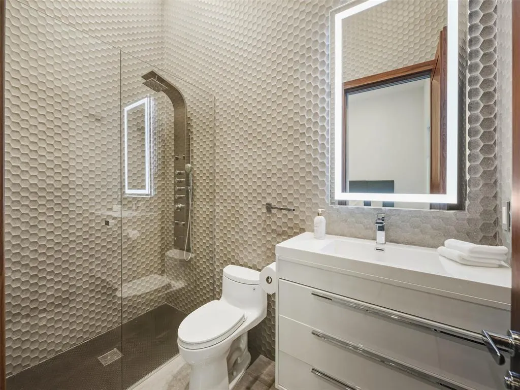 bathroom 4