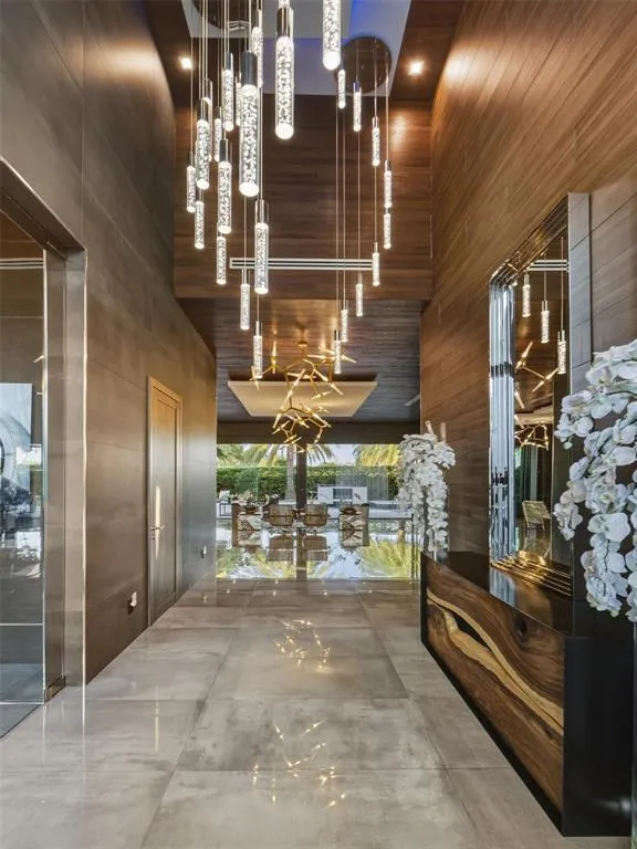 entry looking to pool