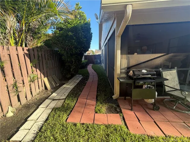 Side walkway