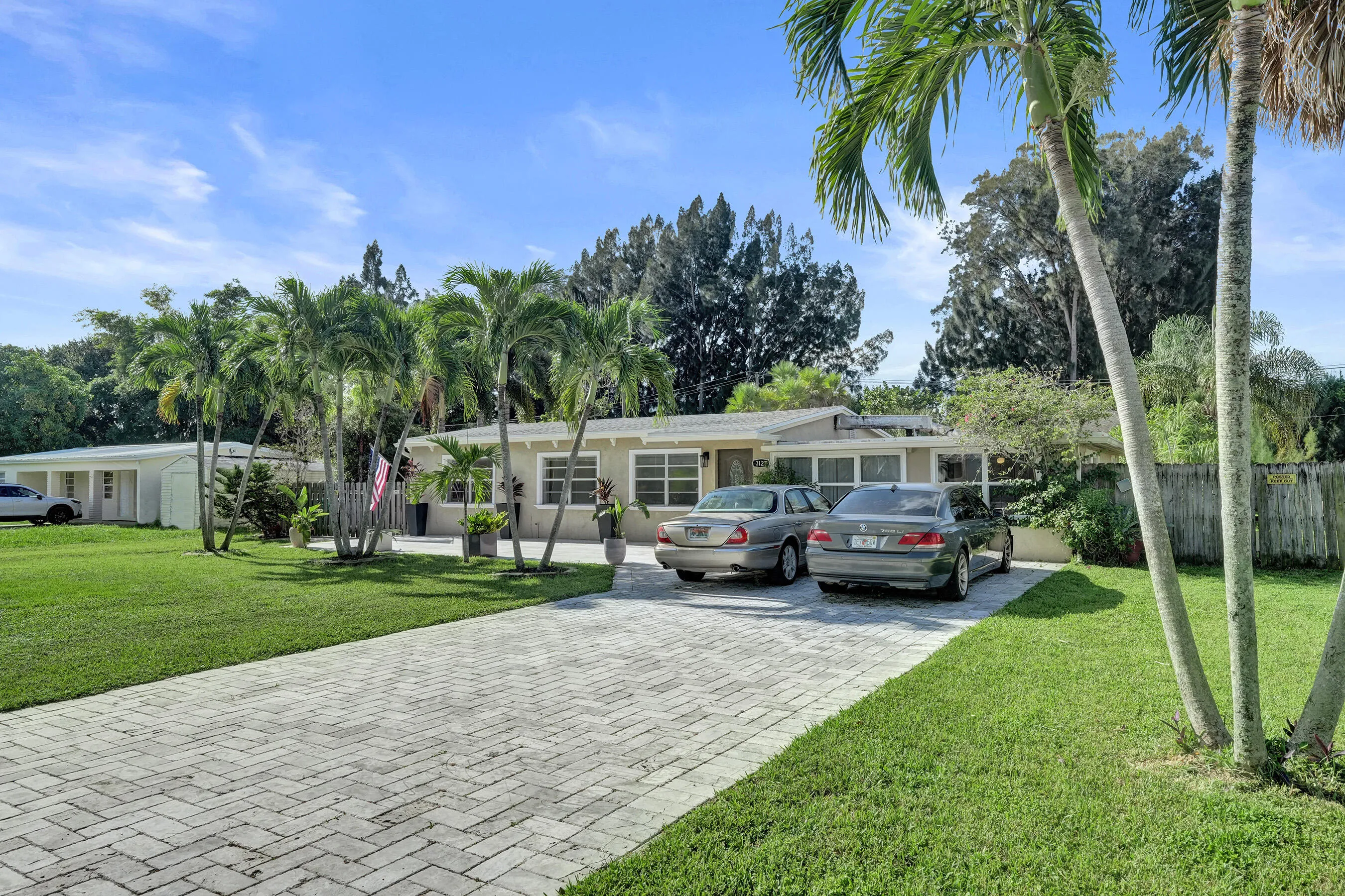 front paver driveway