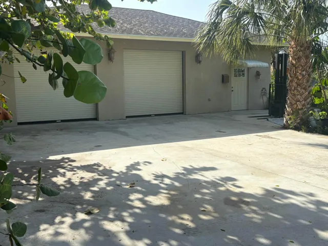 Detached 1280 sq ft CBS garage