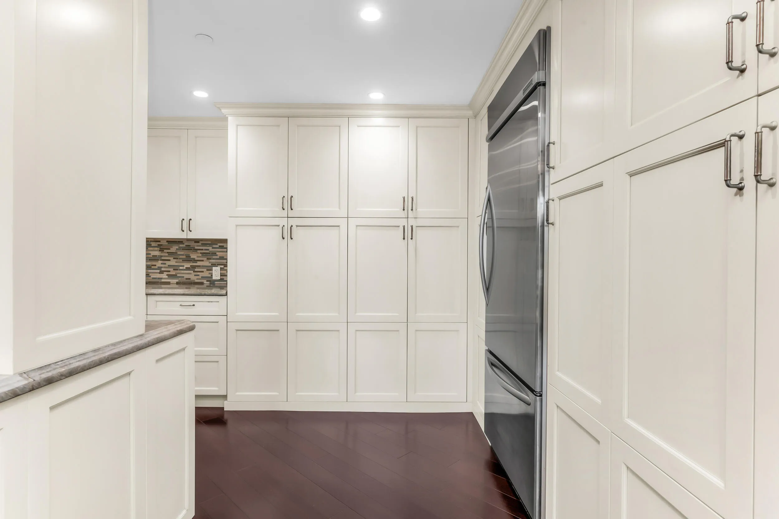 Kitchen - abundant cabinets