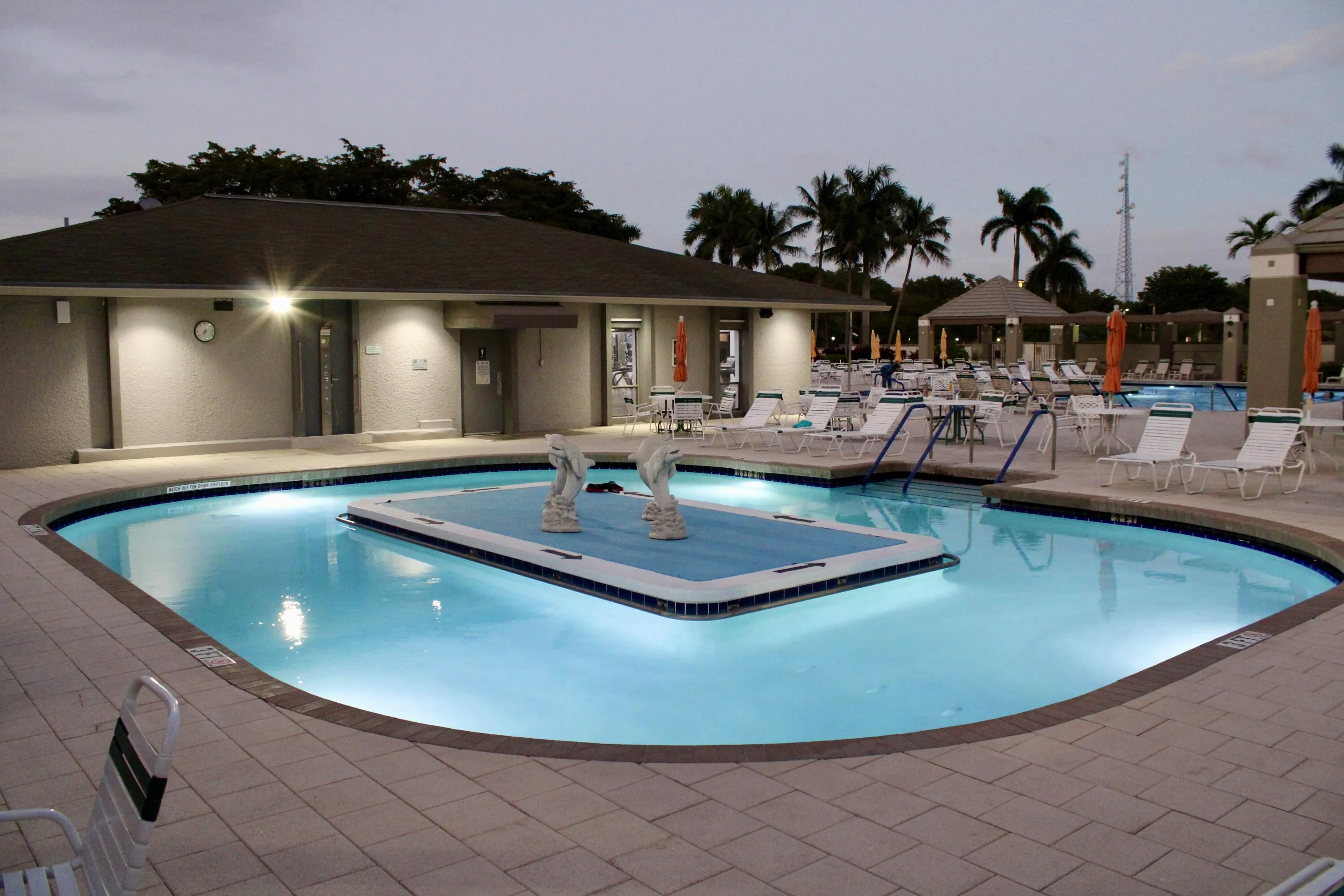 85 WYNMOOR LAZY RIVER LIGHTED EVENING VI