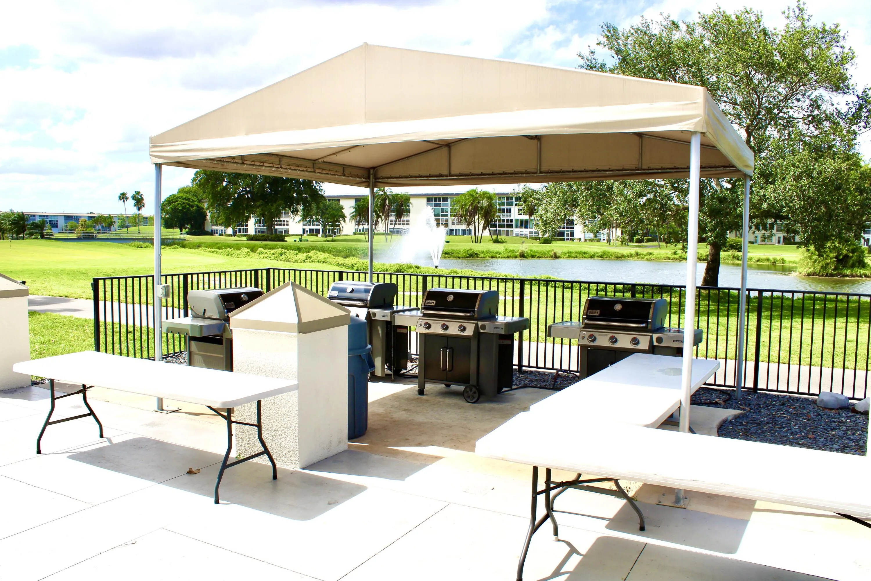 65 OUTSIDE BBQ AREA AT WYNMOOR COUNTRY C