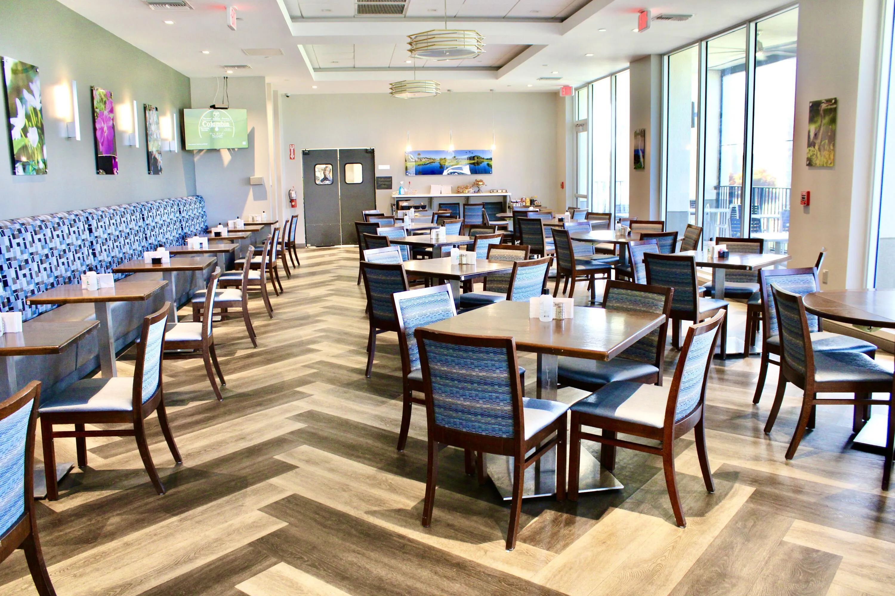 67 CAFE ON THE GREEN RESTAURANT AT WYNMO