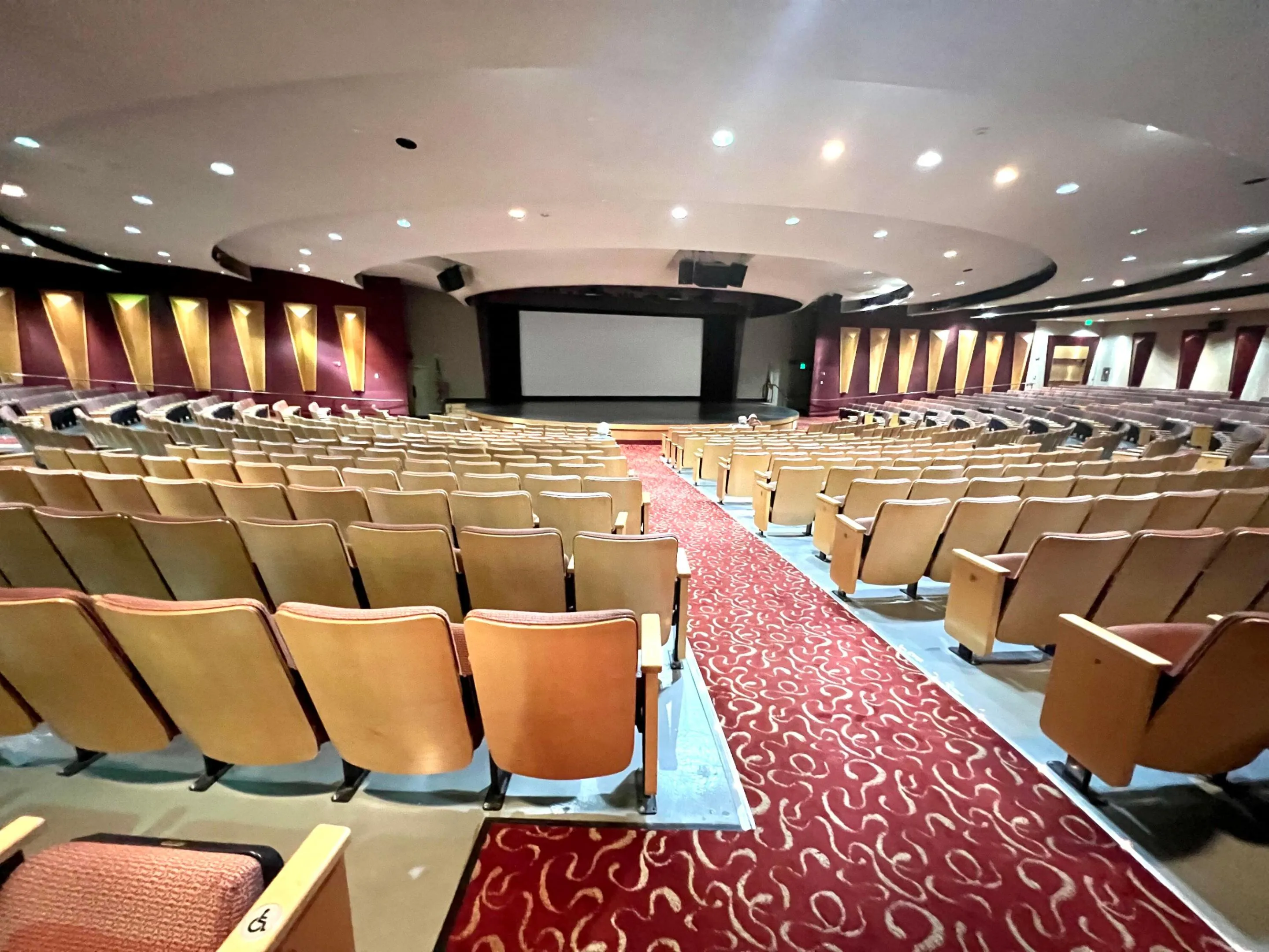 81 962 SEATS AVAILABLE AT WYNMOOR THEATE