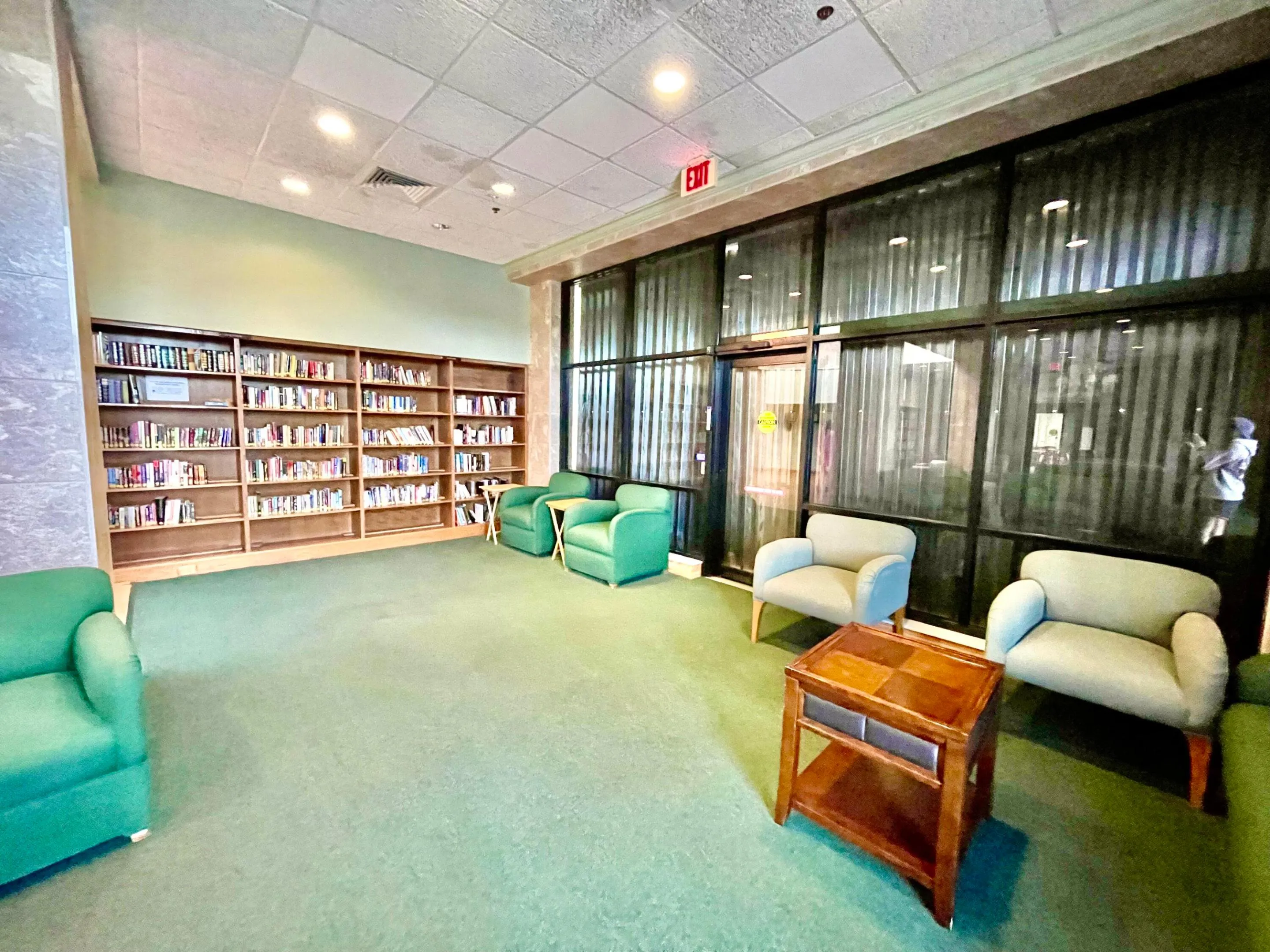 71 READING ROOM LIBRARY AT WYNMOOR COUNT