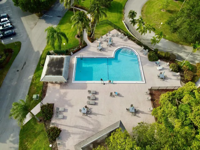 MARTINIQUE HEATED POOL!