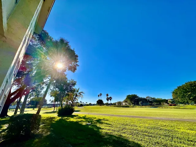 PATIO NW GOLF COURSE VIEWS