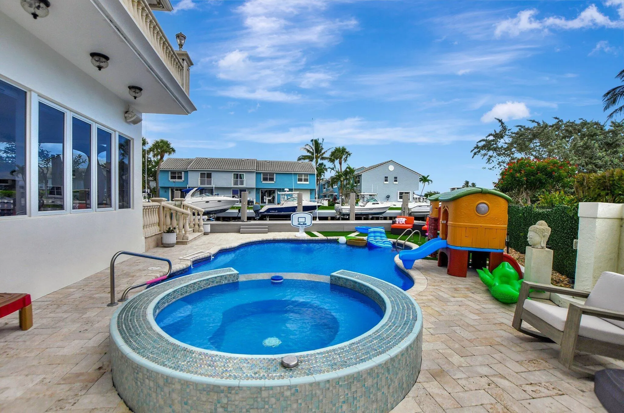 Pool & Spa