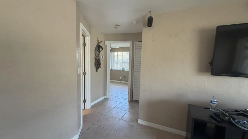 Living Room /Bedroom entry