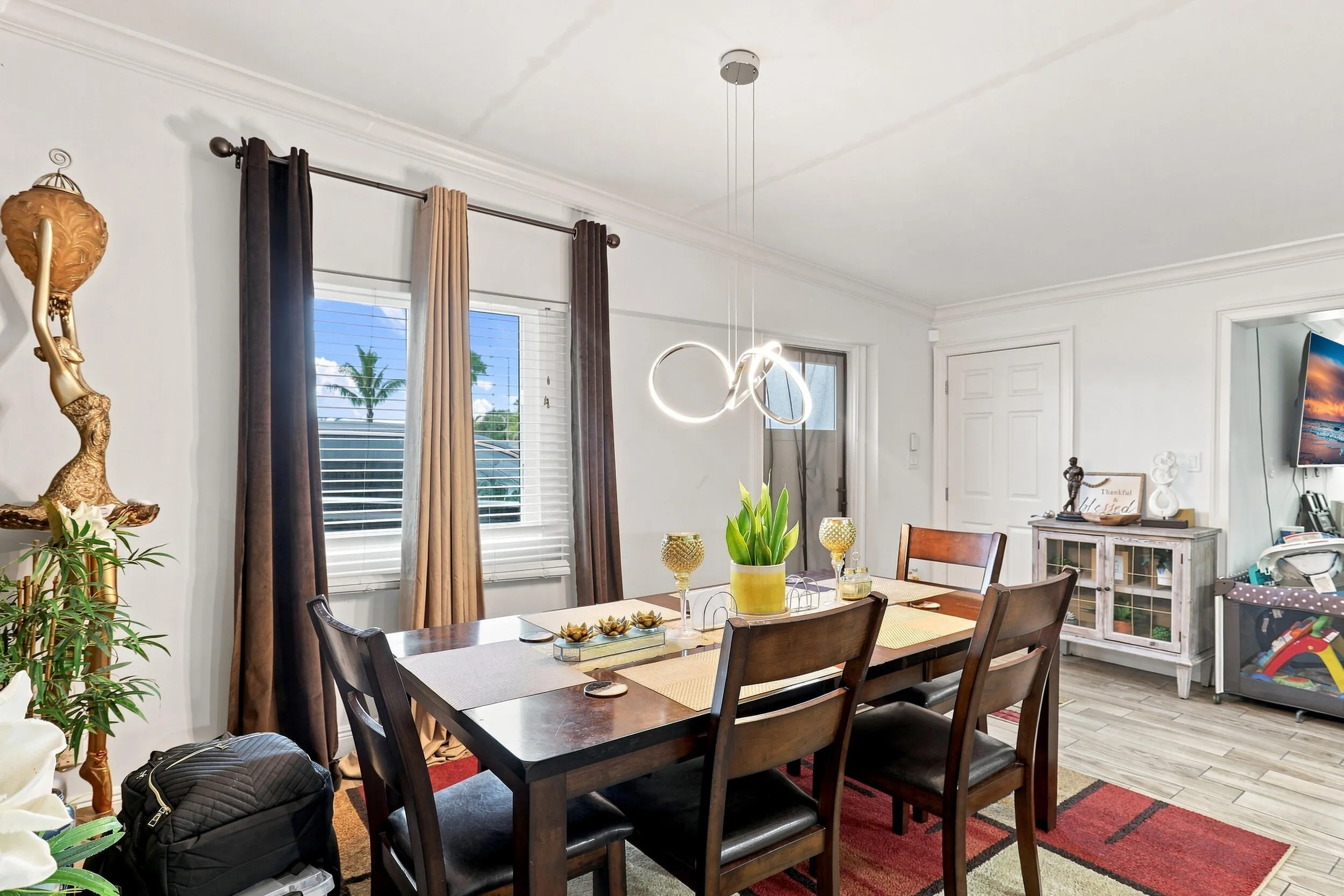 Open dining space with easy flow into the adjoining living and kitchen areas.