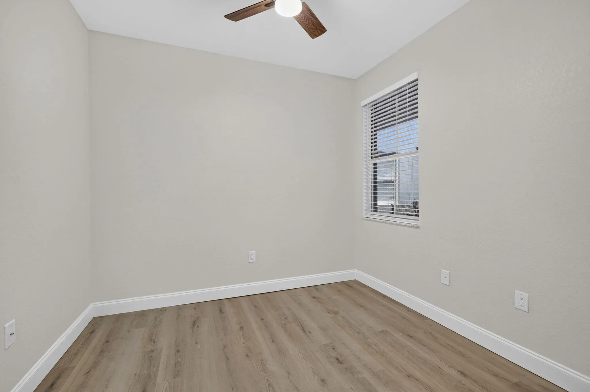 10-web-or-mls-BS1A0616