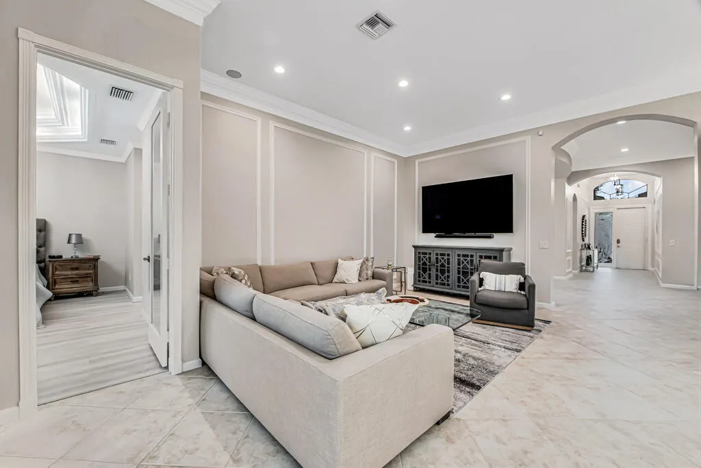 family room open to kitchen, lake views