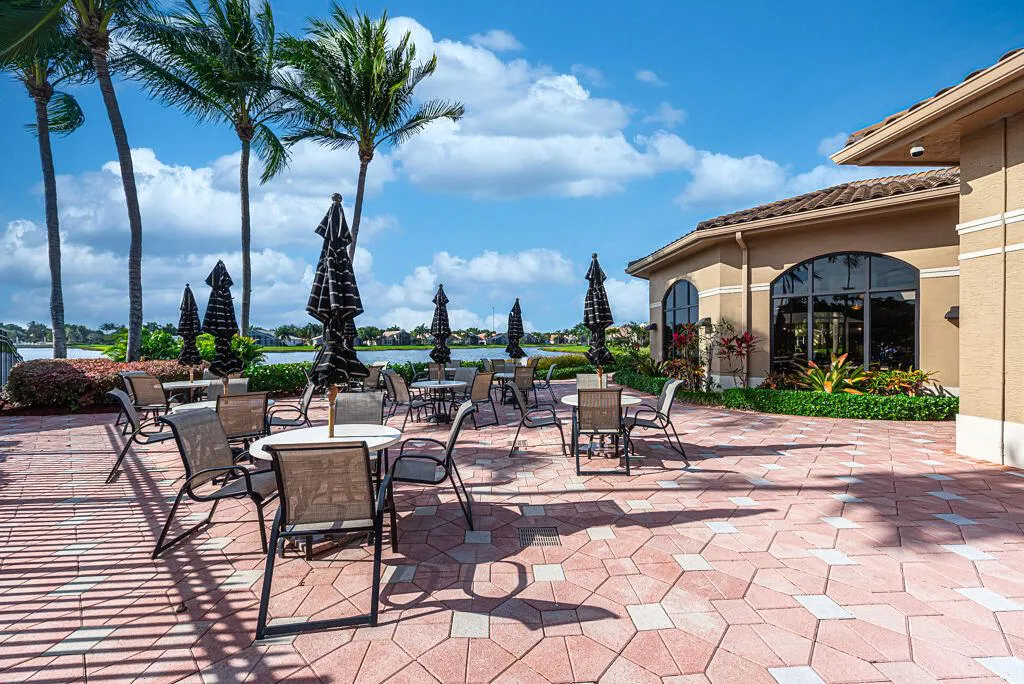 dine outside or in
