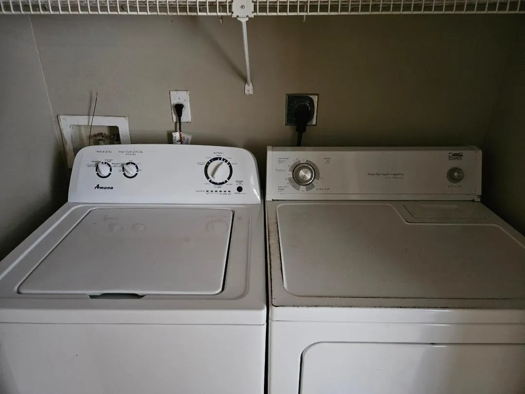 931 LYONS 206 WASHER DRYER