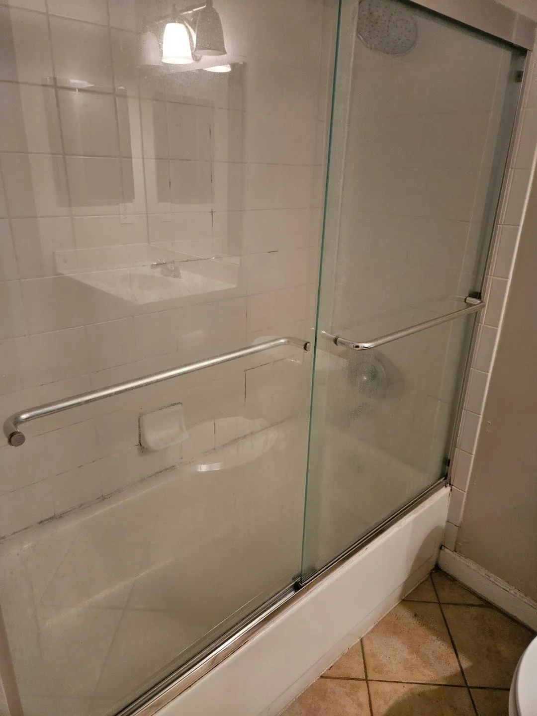 931 LYONS 206 BATHROOM 1