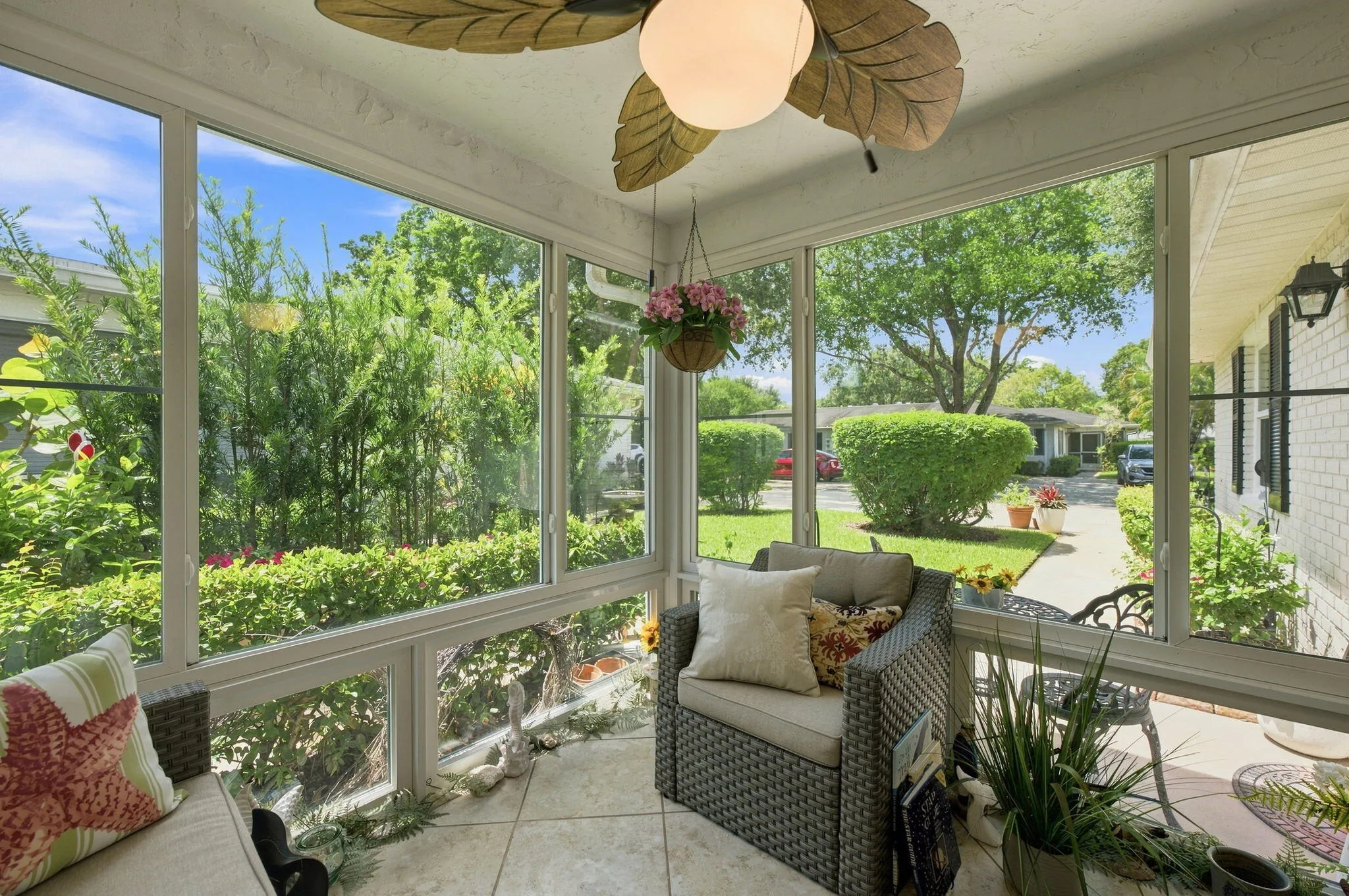 28-web-or-mls-10146-s-44th-terrace