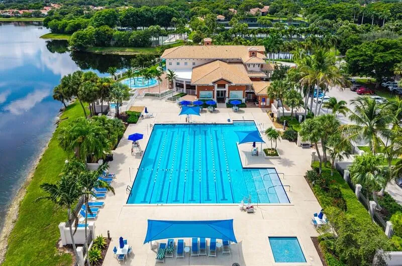 CITY OWNED TENNIS/SWIM CLUB