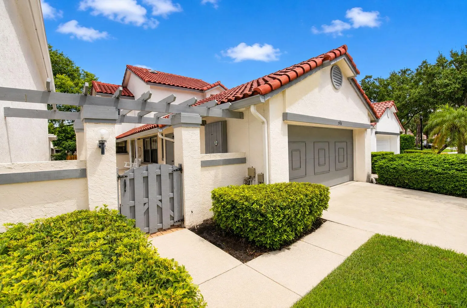 PRIVATE COURTYARD GATED ENTRY