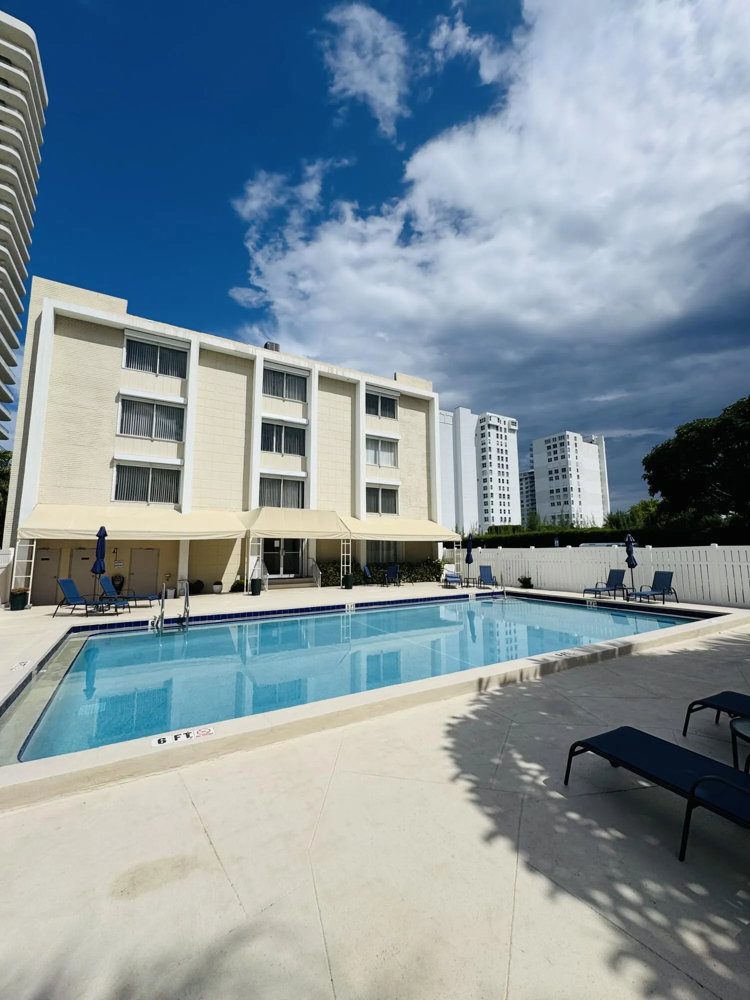1527 S Flagler Drive 112f (23)