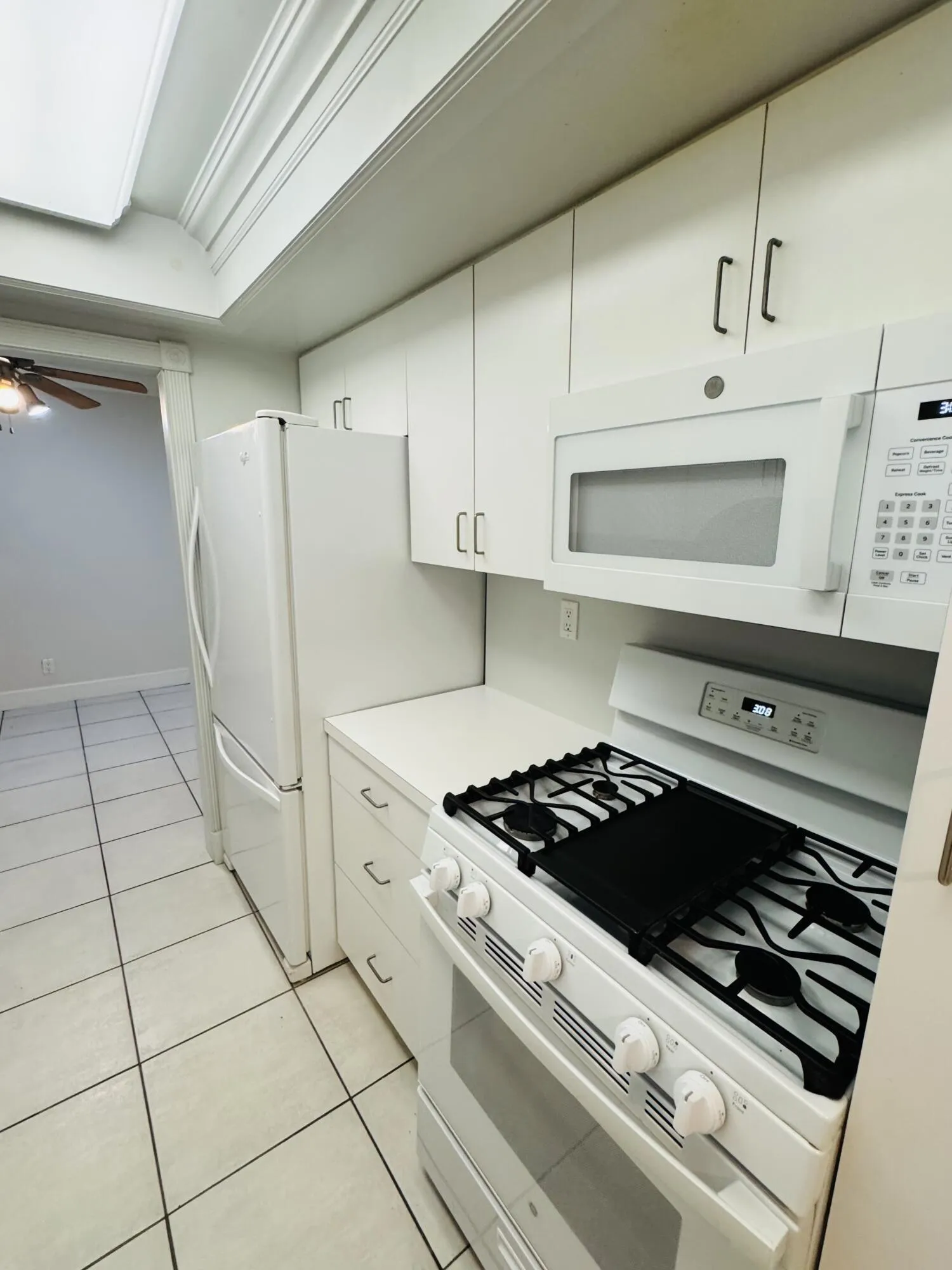 1527 S Flagler Drive 112f (18)