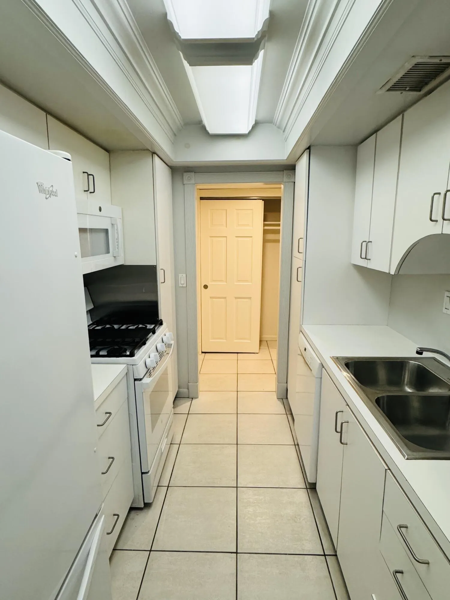 1527 S Flagler Drive 112f (12)