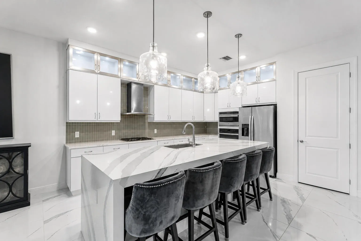 #12 Kitchen – Modern kitchen with