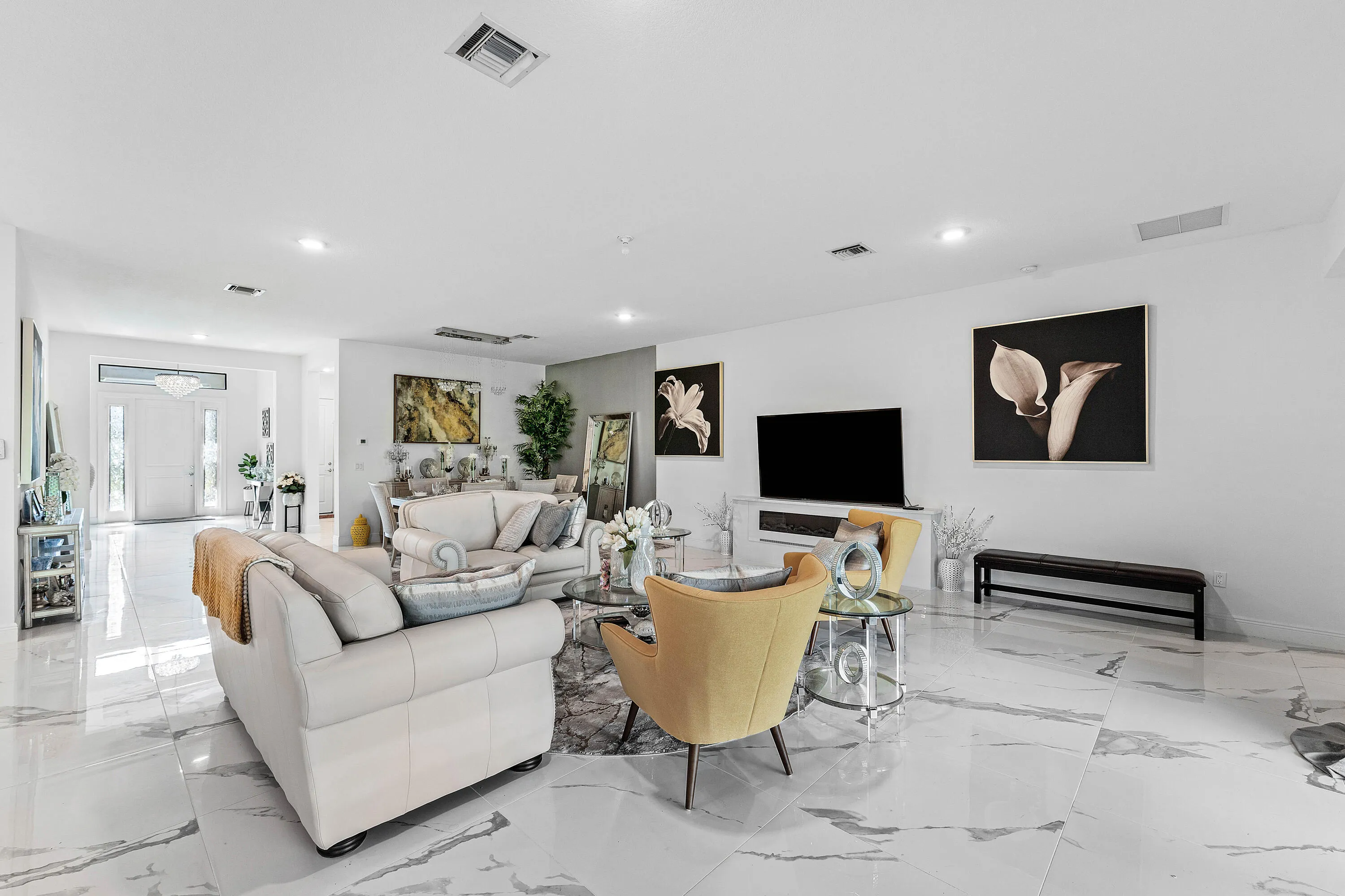 #7 Living Room – Spacious living a